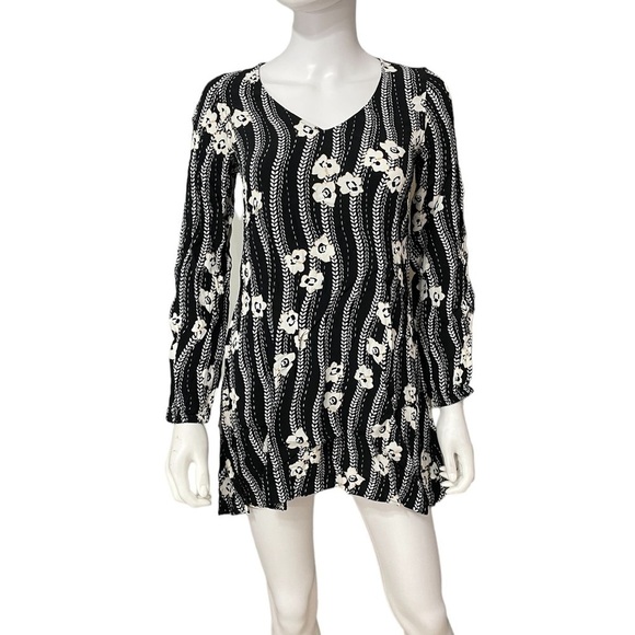 Express Black Floral Dress - Picture 2 of 9